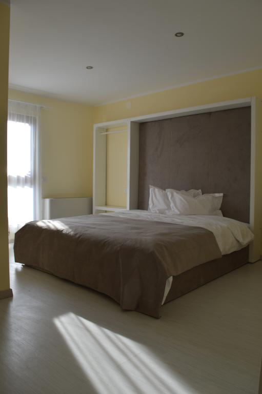 Hotel Nova Бузеу Екстер'єр фото
